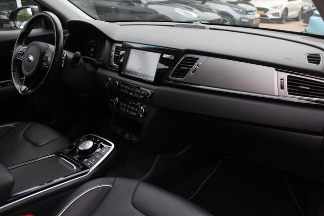 KIA e-Niro ExecutiveLine 64 kWh / Camera / Leder / Keyless / Stoelventilatie / Navigatie / Dodehoek / DAB / Cruise Control / Warmtepomp