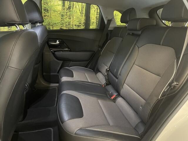 KIA e-Niro DynamicPlusLine 39 kWh | Apple carplay | Stuurwielverwarming | Camera | DAB | Keyless | Airco | Panoramadak |