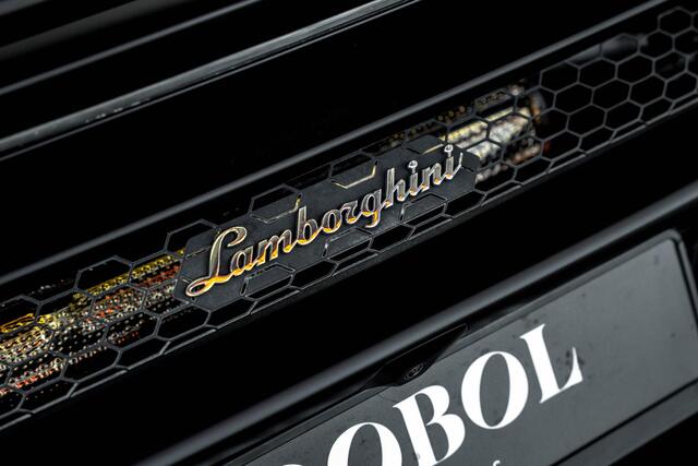 Lamborghini Huracán EVO RWD l Hermes interior l Matte black Wrapping |