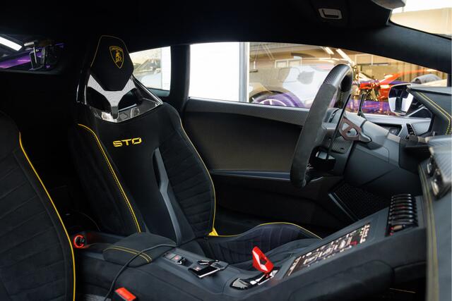 Lamborghini Huracán STO 5.2 V10 Viola Pasifae Akrapovic - Full XPEL - Fabrieksgarantie 2027