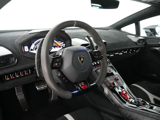 Lamborghini Huracán Performante 5.2 V10 |grigio titans|lift|Sensonum|ALA|1e lak|full PPF|stoelverwarming|achteruitrijcamera|forged carbon|