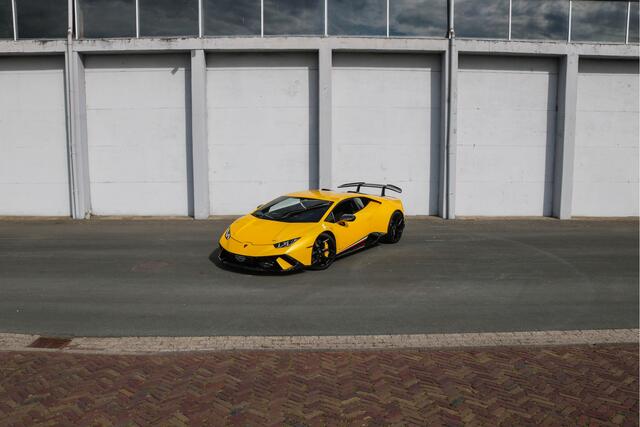 Lamborghini Huracán 5.2 V10 Performante Lift - Carbon seats - Novitec Signature Pack - ALA - Extended Carbon interior - Rear view - Sensonum Sound system