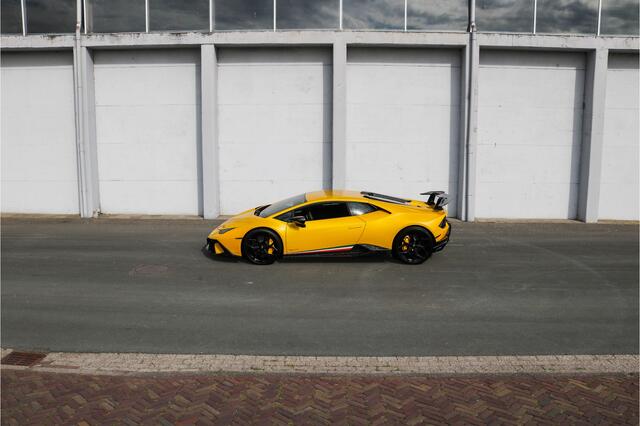 Lamborghini Huracán 5.2 V10 Performante Lift - Carbon seats - Novitec Signature Pack - ALA - Extended Carbon interior - Rear view - Sensonum Sound system