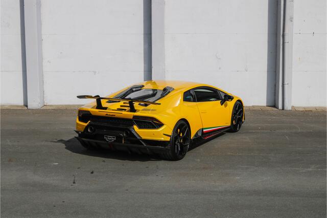 Lamborghini Huracán 5.2 V10 Performante Lift - Carbon seats - Novitec Signature Pack - ALA - Extended Carbon interior - Rear view - Sensonum Sound system