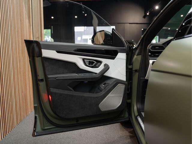 Lamborghini Urus V8 S Keramisch 23'' Sportuitlaat URUS 4.0 V8 S Pano 3D surround