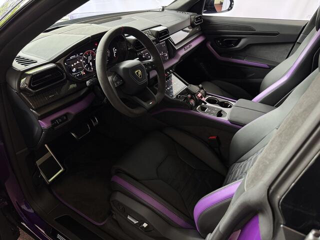 Lamborghini Urus 4.0 V8 SE 800 PK ALLE OPTIES/CARBON /AD PERSONAM/ VIOLA MITHRAS/ PANO / MASSAGE phev .