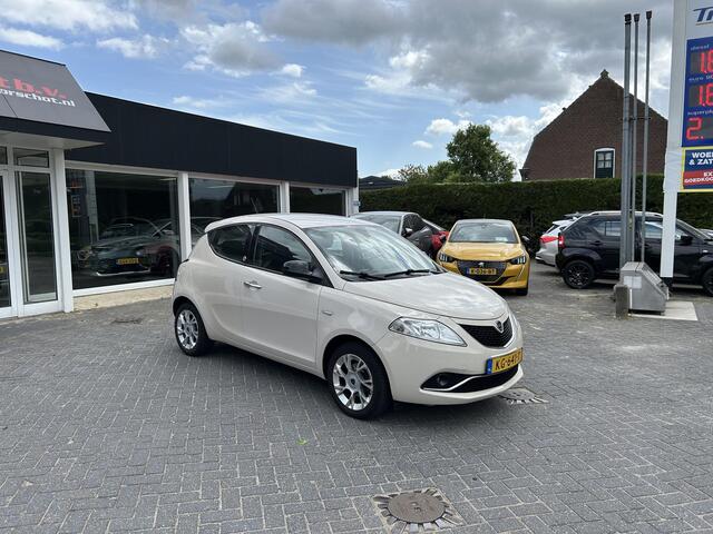 Lancia YPSILON 0.9 TwinAir Opening Edition