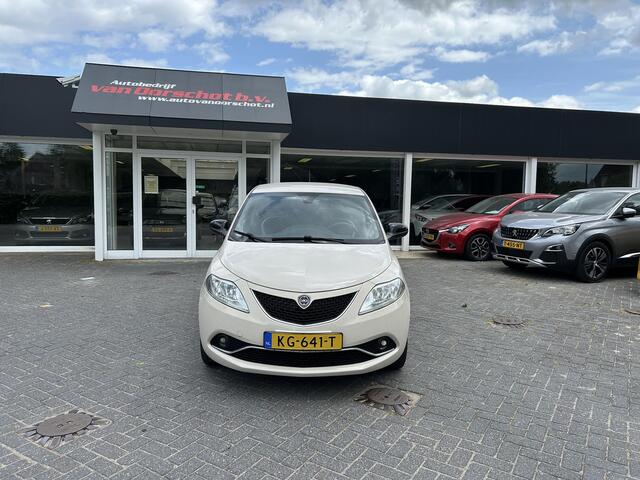 Lancia YPSILON 0.9 TwinAir Opening Edition