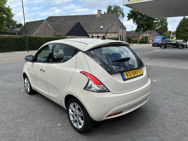 Lancia YPSILON 0.9 TwinAir Opening Edition