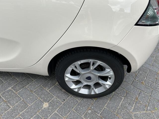Lancia YPSILON 0.9 TwinAir Opening Edition