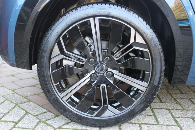 Lancia YPSILON 1.2 110PK Turbo Hybrid Edizione Cassina Limitata | NAVIGATIE | CAMERA VOOR/ ACHTER | ELEKTRISCH VERSTELBARE BESTUURDERSSTOEL | VELOURS BEKLEDING | STOEL VERWARMING | MASAGE FUNTIE OF VOORSTOELEN | DRAADLOOS APPLE CARPLAY / ANDROID AUTO | DRAADLOZE TELEFO