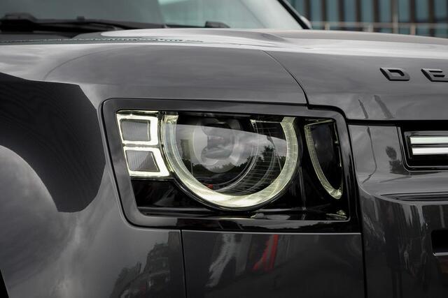 Land Rover DEFENDER 3.0 D250 110 X-Dynamic SE / 3-Zits / 1e Eig / Pano / Luchtvering / Trekhaak / Garantie 06-2029