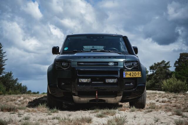 Land Rover DEFENDER P400E XS
