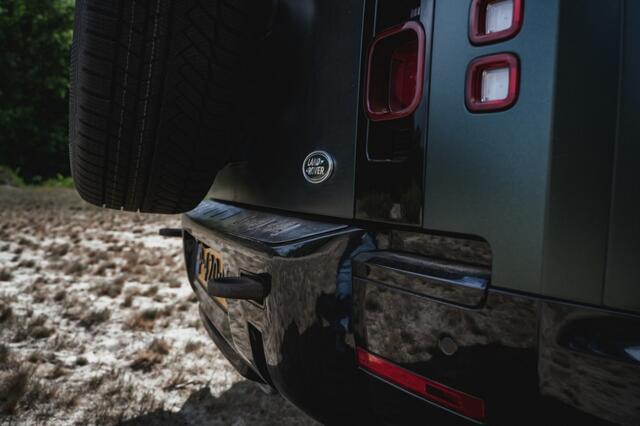 Land Rover DEFENDER P400E XS