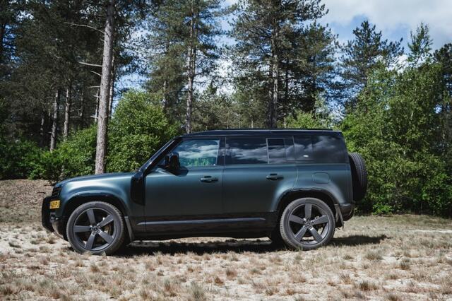 Land Rover DEFENDER P400E XS