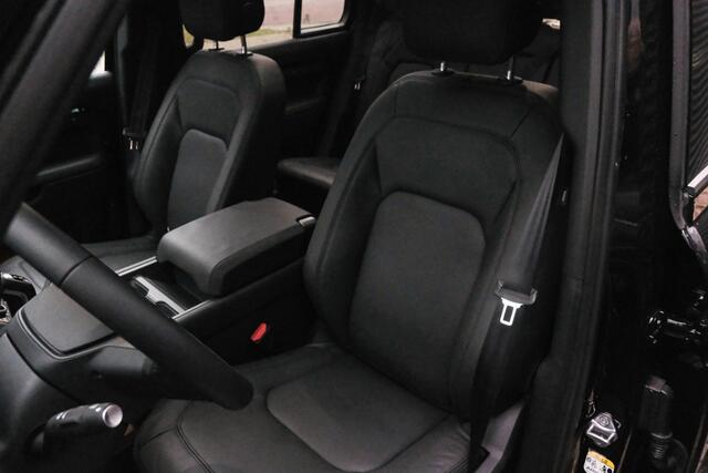 Land Rover DEFENDER 2.0 P300e 110 X-Dynamic HSE / Santorini Black / Ebony leather / Uitklapbare trekhaak