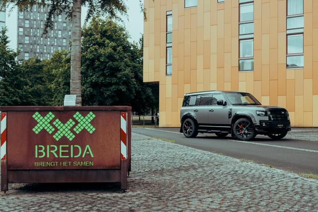 Land Rover DEFENDER 110 P300e X-Dynamic HSE | Urban WideTrack | Quicksilver | Eiger Grey Satin |