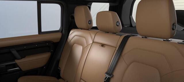Land Rover DEFENDER 110 P300e 110 X-Dynamic HSE | Head-Up | ClearSight | Trekhaak | Black Pack | 22 Inch