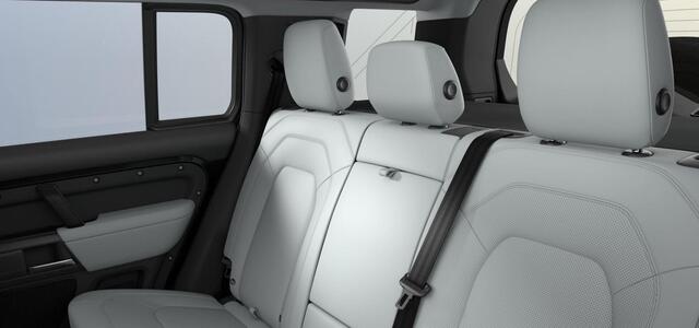 Land Rover DEFENDER 110 P300e 110 X-Dynamic HSE | Head-Up | ClearSight | Trekhaak | Black Pack | 22 Inch