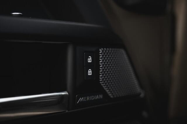 Land Rover DEFENDER SE