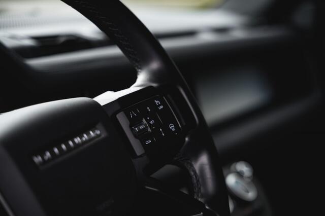 Land Rover DEFENDER SE