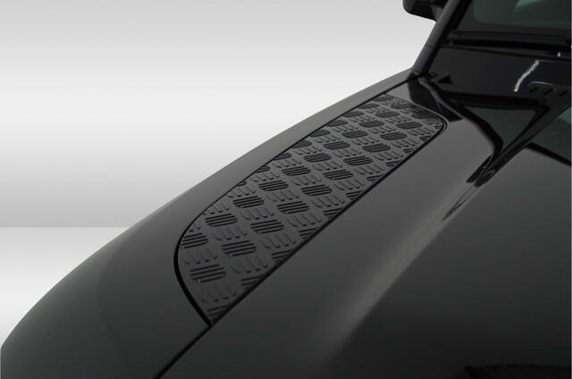 Land Rover DEFENDER 110 2.0 P300e 110 X-Dynamic HSE > Black package/Head-up/Pano.schuif/Trekhaak/Santorini Black... | 3110 | Lease ook mogelijk!