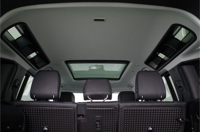 Land Rover DEFENDER 110 2.0 P300e 110 X-Dynamic HSE > Black package/Head-up/Pano.schuif/Trekhaak/Santorini Black... | 3110 | Lease ook mogelijk!