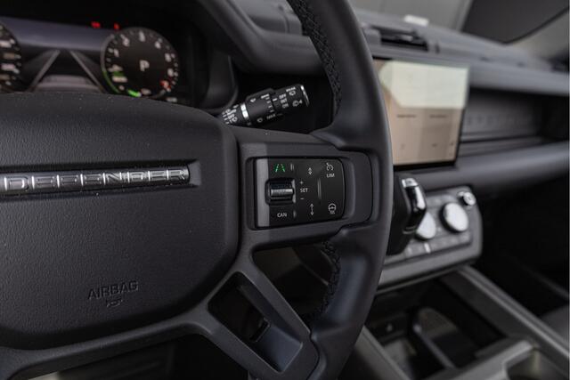 Land Rover DEFENDER 110 2.0 P300e 110 X-Dynamic SE Trekhaak l Schuif- /kantel Pano l Matrix LED l Adapt. Cruise l Head-Up l Black Pack l 20" Inch