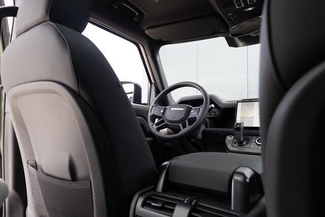 Land Rover DEFENDER 110 2.0 P300e 110 X-Dynamic SE Trekhaak l Schuif- /kantel Pano l Matrix LED l Adapt. Cruise l Head-Up l Black Pack l 20" Inch