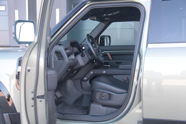 Land Rover DEFENDER 110 2.0 P400e 110 X-Dynamic HSE