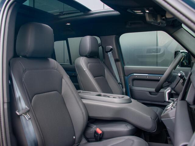 Land Rover DEFENDER 110 2.0 P300e 110 X-Dynamic l 6 Persoons l Schuif- /kantel Pano l Adapt. Cruise l Black Pack l 360 Camera