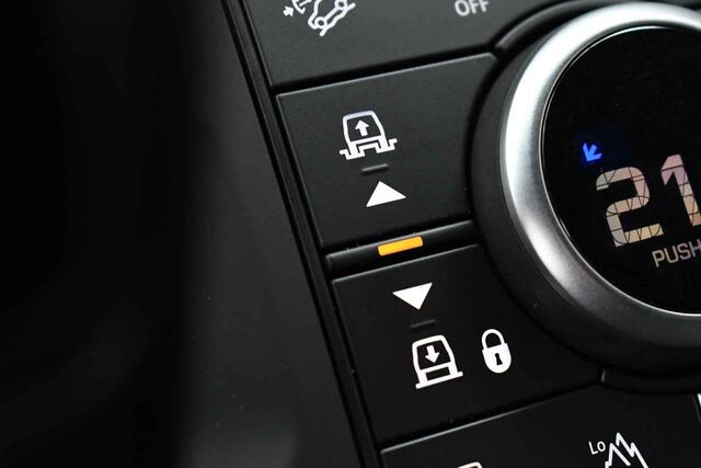 Land Rover DEFENDER 110 3.0 P400 HSE 7-pers Pano Trekh ACC 22inch HUD Standkachel