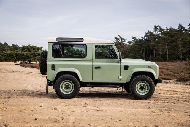 Land Rover DEFENDER 2.2Tdci Station Wagon Heritage Limited Edition