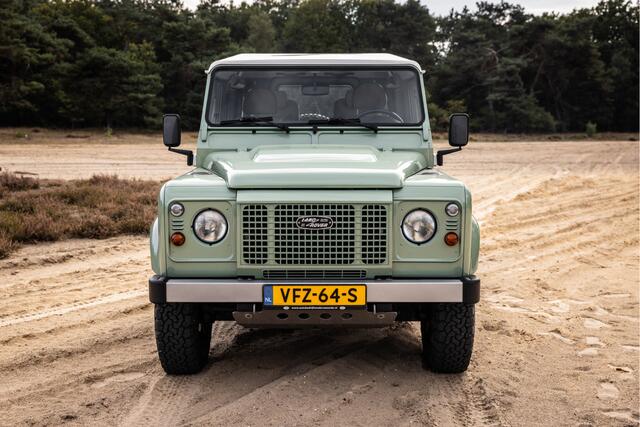 Land Rover DEFENDER 2.2Tdci Station Wagon Heritage Limited Edition
