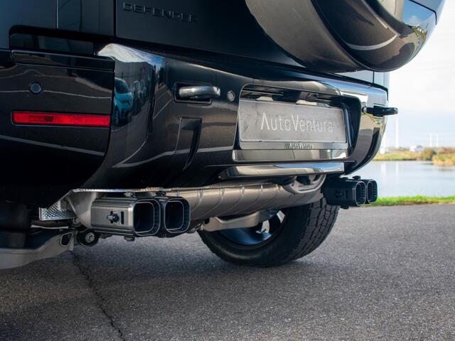 Land Rover DEFENDER 2.0 P300e 110 X-Dynamic l Urban velgen l Treeplank l Matt PPF l Uitlaatstukken l Trekhaak