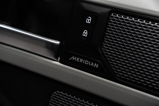 Land Rover DEFENDER 110 2.0 P400e 110 XS Edition *Luchtvering / Panorama / Stoelventilatie / Meridian / Surround View / Keyless / Elektr. Trekhaak*