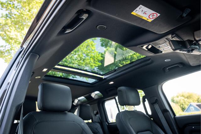 Land Rover DEFENDER 110 P300e 110 FULL URBAN PACK ** Towing ** Cold Climate ** 23inch