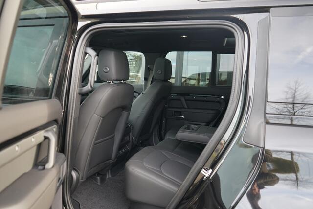 Land Rover DEFENDER 110 2.0 P300e 110 X-Dynamic SE | Voorstoelen verwarmd | Meridian | Schuif/Kantel dak |