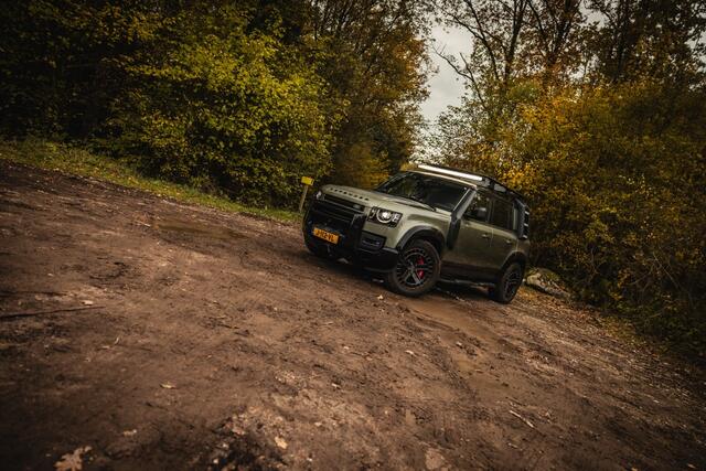 Land Rover DEFENDER 110 3.0 P400 110 HSE