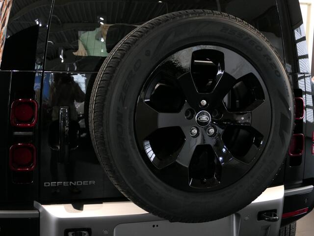 Land Rover DEFENDER 110 2.0 P300e 110 X-Dynamic SE - Plug-in Hybrid - All Seasonbanden - Elektrisch Glazen Panoramadak - 360 graden Camera - Adaptive Cruise Control