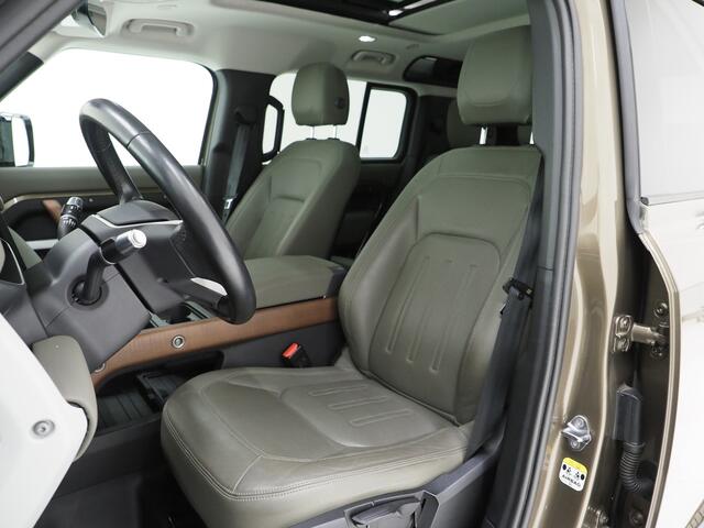 Land Rover DEFENDER 110 2.0 P400e Urban | Panoramadak | Explorer Pack | LIghtbar | 360 | Trekhaak | Meridian | Sidesteps | Carplay