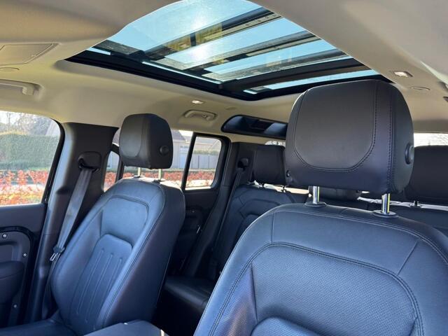 Land Rover DEFENDER P400e 404pk AWD Aut 2021 Santorini Black Luchtvering dealeronderhouden