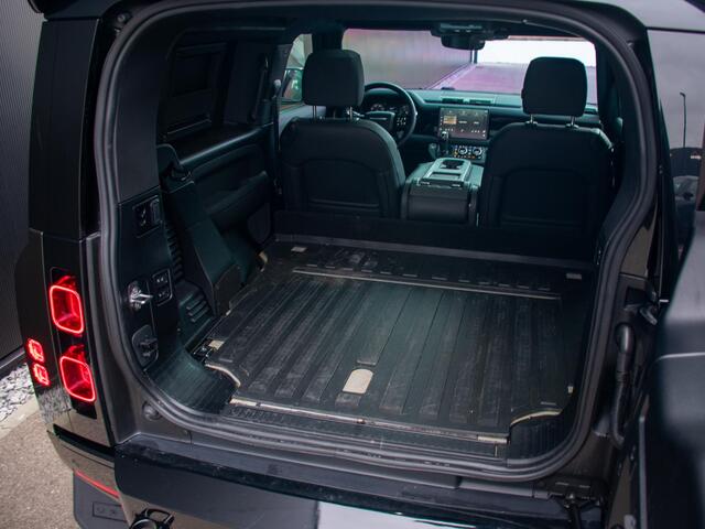 Land Rover DEFENDER 3.0 D200 90 MHEV S l URBAN l Torque vectoring l Carbon l Jumpseat l Trekhaak l Grijs Kenteken