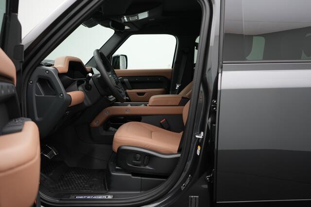 Land Rover DEFENDER 110 2.0 P300e 110 X-Dynamic HSE Carpahtian Grey met Caraway interieur