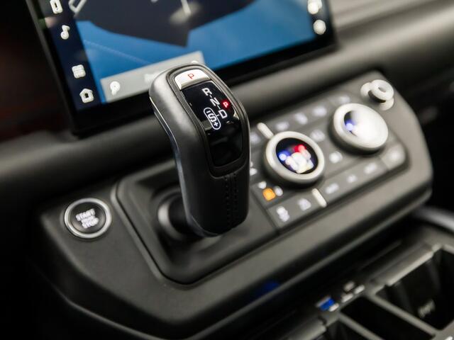 Land Rover DEFENDER 2.0 P400e 110 Urban X-Dynamic HSE 404Pk Automaat (PANORAMADAK, APPLE CARPLAY, LUCHTVERING, 360 CAMERA, MEMORY SEATS, MERIDIAN, ADAPTIVE CRUISE, NIEUWSTAAT)