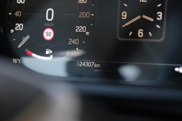 Land Rover DEFENDER Hard Top 3.0 D300 110 Commercial X-Dynamic HSE | Black Pack | 22'' | Head Up | Elec Trekhaak