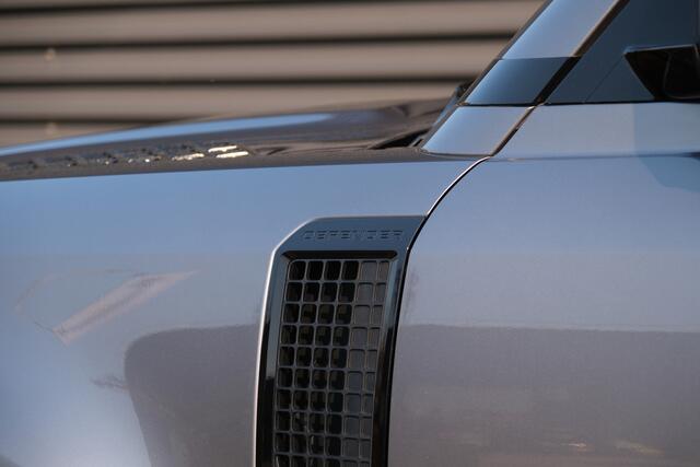 Land Rover DEFENDER Hard Top 3.0 D300 110 Commercial X-Dynamic HSE | Black Pack | 22'' | Head Up | Elec Trekhaak