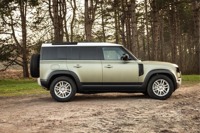 Land Rover DEFENDER 110 2.0 P300e Garantie t/m 2030 Unieke kleuren combinatie