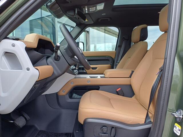 Land Rover DEFENDER 110 P300e 300pk AWD 110 Dynamic HSE Edition | NIEUW - 0 km | Bruin leder | Head-up Display | Gekoelde stoelen |