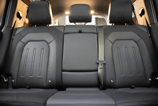 Land Rover DEFENDER 110 2.0 P400e 110 X-Dynamic HSE | Panoramadak | Cold Climate | Trekhaak | 360 Camera | Luchtvering |